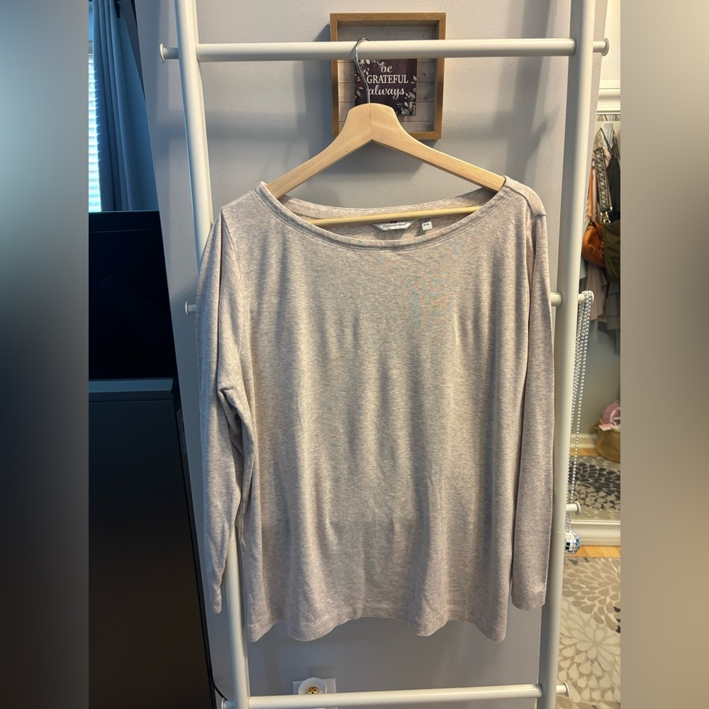 Vineyard Vines woman’s top